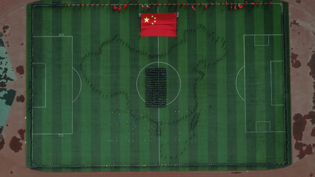 寧夏醫(yī)科大學(xué)學(xué)子青春告白祖國(guó)與國(guó)旗同框1.jpg